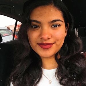 Meet your Posher, Nicole